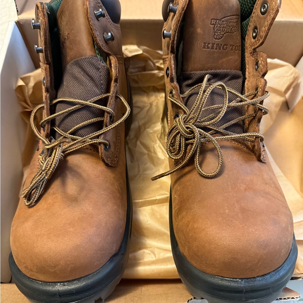 Red Wing Men's Brown Leather Boots non metallic toe